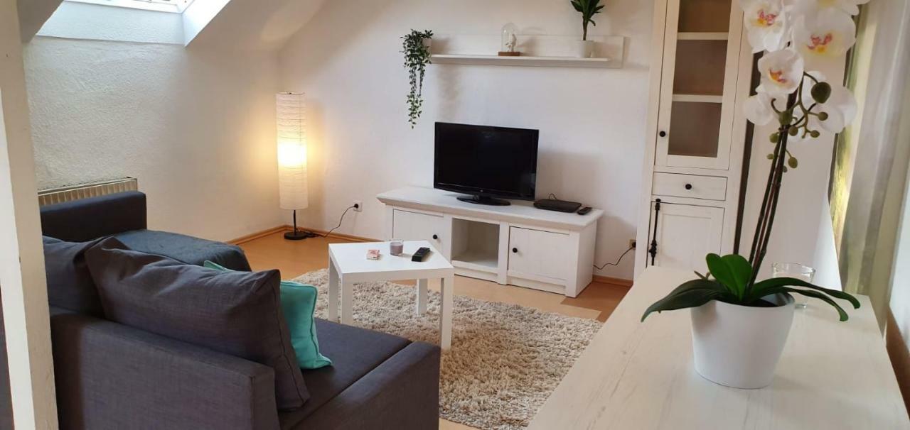 Ferienwohnung Leo Duisburg - Naehe Bahnhof Exterior foto